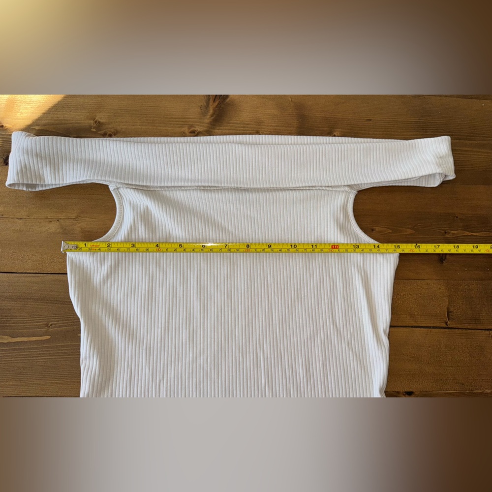 Old Navy White Ribbed Off shoulder - Picture 2 of 3